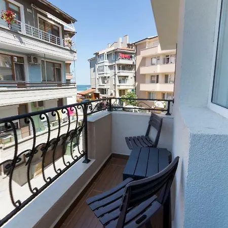 Tiffany Boutique Suits - Гостевой дом Поморие