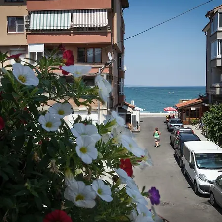 Гостевой дом Tiffany Boutique Suits -