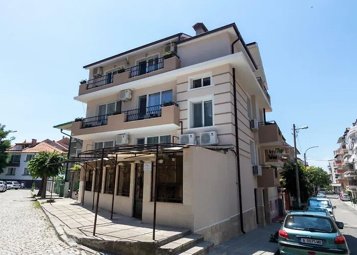 Tiffany Boutique Suits - Gasthof Pomorie